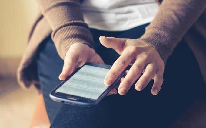 How To Capture a Scrolling Screenshot On Android image - scrolling-screenshot-android-featured-image